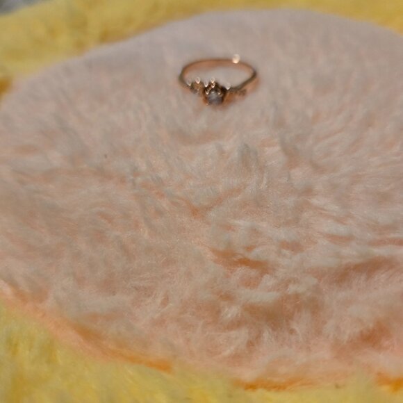New Rose Golden Plated Delicate Round Cut Zirconia Ring SZ 6 - Picture 3 of 3